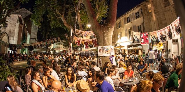 L'ambiance du Festival OFF d'Avignon - Crédit photo : Frédéric Dahm / Empreintes d'Ailleurs