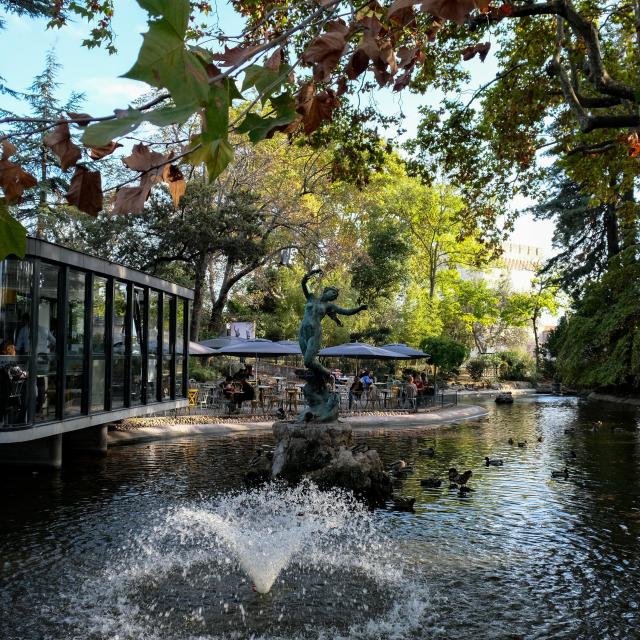 La fontana nella vasca del Rocher des Doms - Foto: Olivier Tresson / Avignon Tourisme