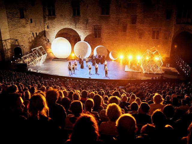 Kirill Serebrennikov's Le Moine Noir at the Festival d'Avignon in the Palais des Papes - Photo credit: Christophe Raynaud de Lage / Festival d'Avignon