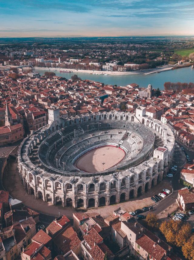 Les Arènes d'Arles - Crédit photo : Lucas Miguel sur Unsplash