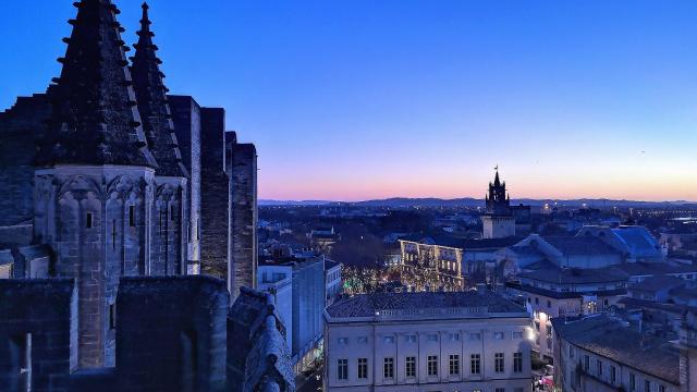 Avignon de nuit depuis le Palais des Papes. Crédit : Frédéric Dahm / Empreintes d'Ailleurs