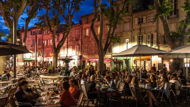 Place des Corps Saints de nuit. Crédit : Frédéric Dahm / Empreintes d'Ailleurs