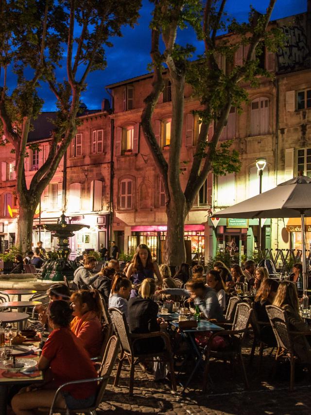 Place des Corps Saints de nuit. Crédit : Frédéric Dahm / Empreintes d'Ailleurs