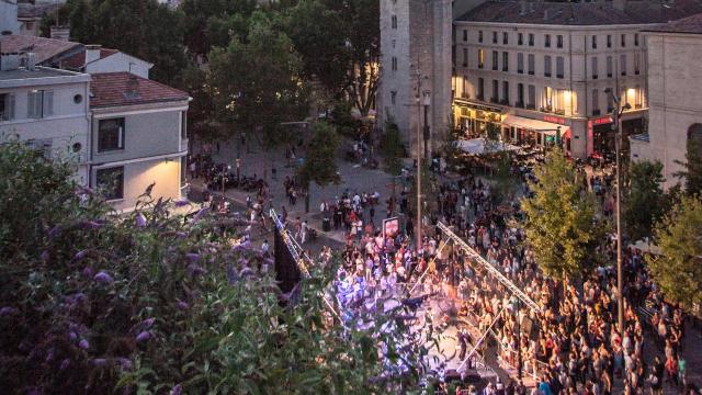 Place Pie pendant la fête de la musique. Crédit : Frédéric Dahm / Empreintes d'Ailleurs