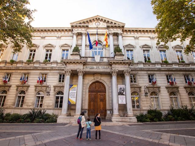 Place de l'Horloge. Crédit : De Beaux Lents Demains