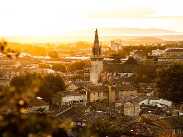 Ville d'Avignon depuis le Rocher des Doms au coucher du soleil