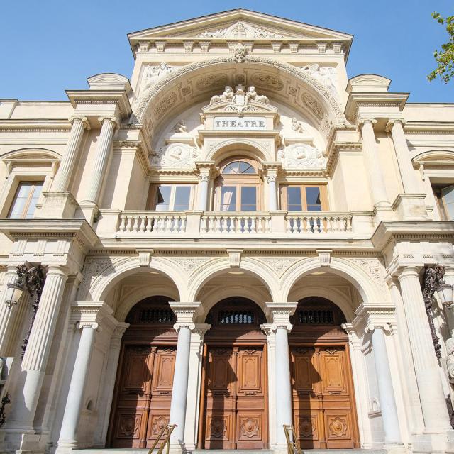 Façade de l'opéra-théâtre d'Avignon