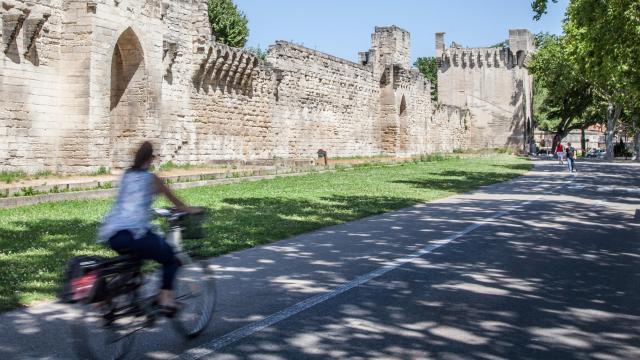 Balade à vélo le long des remparts