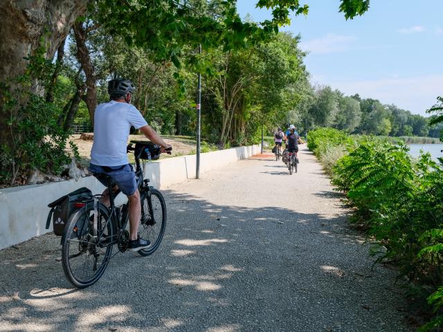 Bike ride on the Chemin de Halage