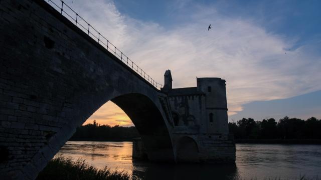 Coucher de soleil sur le Pont d'Avignon