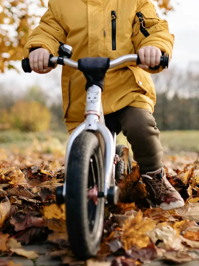 enfant-sur-son-velo-en-hiver-1.jpg